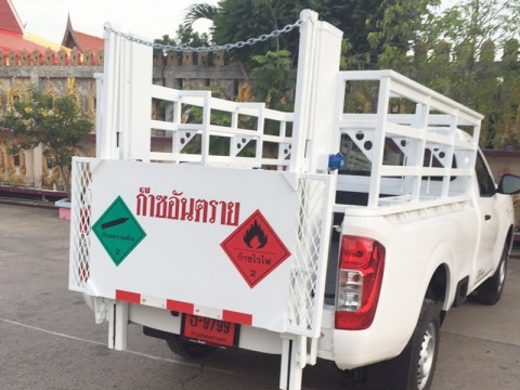 ลิฟท์ติดตั้งท้ายรถยนต์ สำหรับยกท่อก๊าซ ลิฟท์ติดตั้งท้ายรถยนต์ สำหรับยกท่อก๊าซ